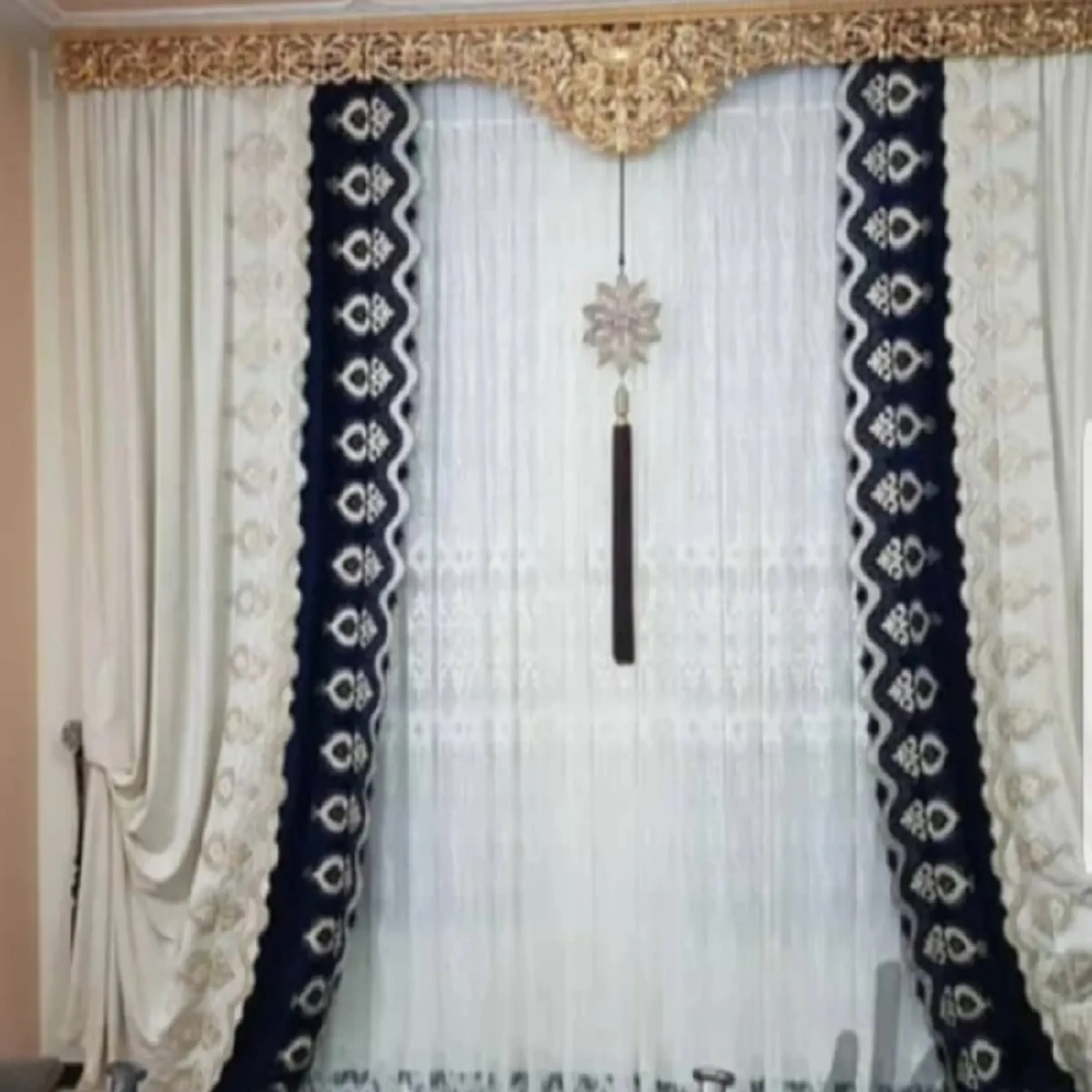 پرده سلطنتی برند ملکه مدل 2210 پرده سلطنتی برند ملکه مدل 2210